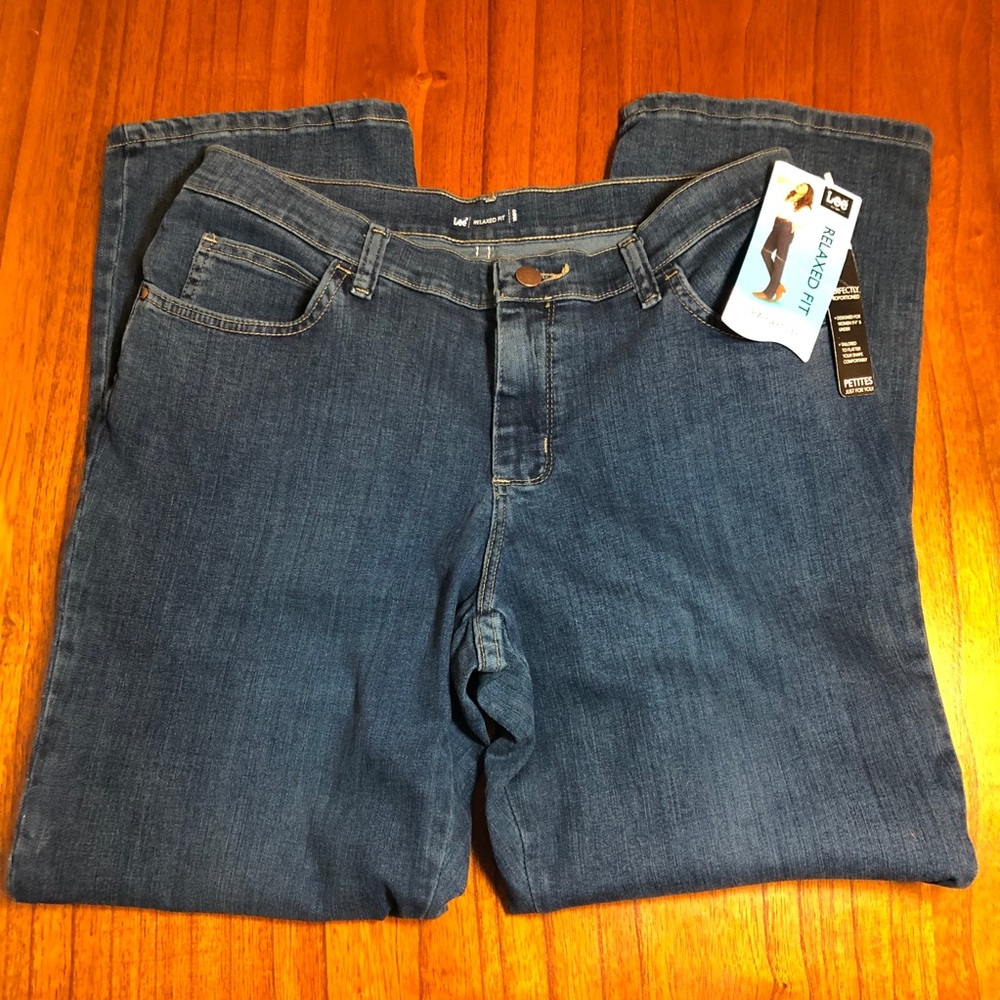 NWT Lee relaxed fit straight leg jeans